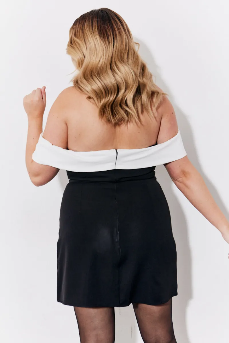Contrast Bow Mini Dress|In the Style Clearance