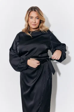 Curved Hem Satin Top|In the Style Clearance
