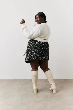 Black Floral Flippy Mini Skirt|In the Style Sale