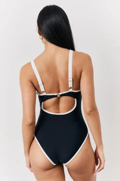 U Bar Swimsuit|Fits Hot