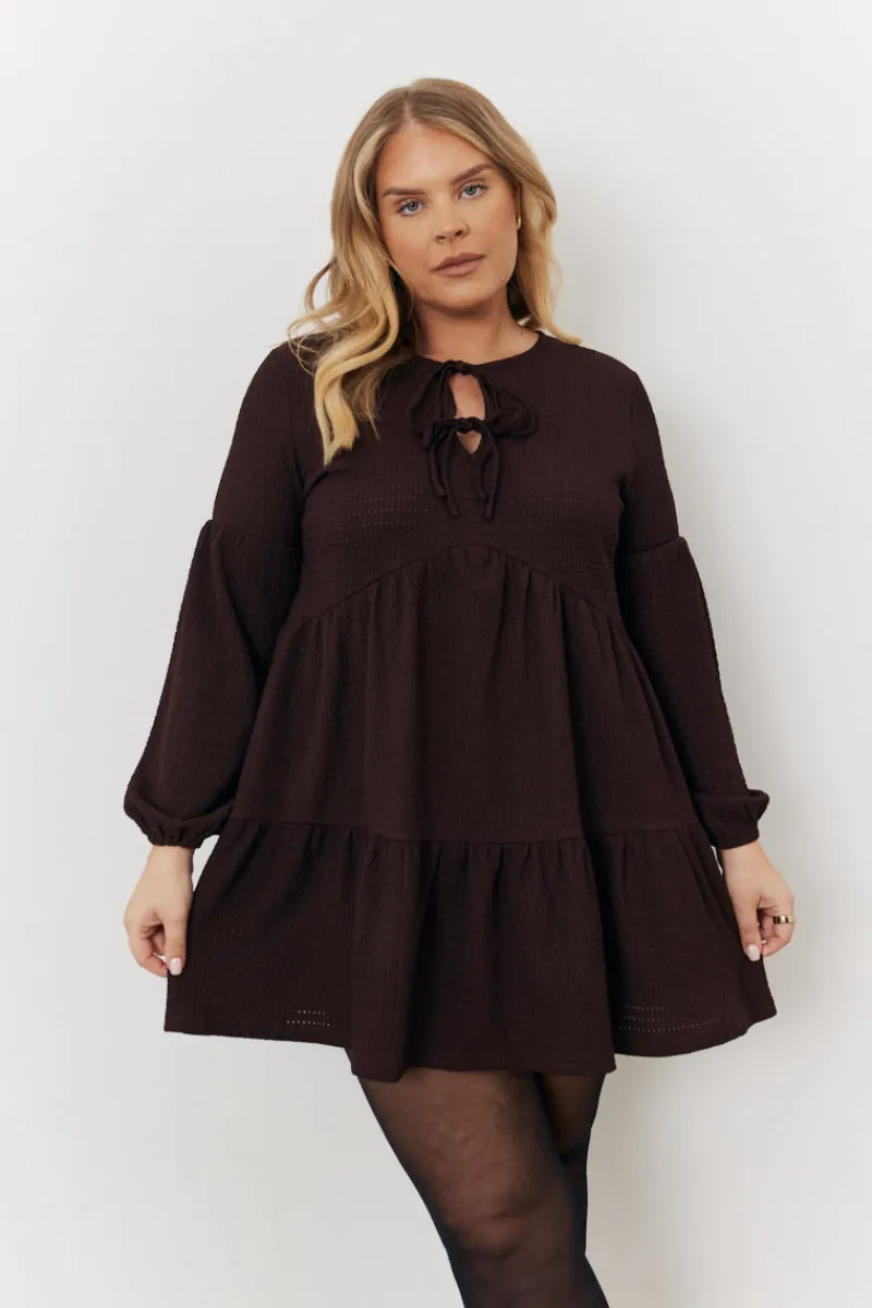 Textured Tie Front Detail Smock Dress|In the Style Sale