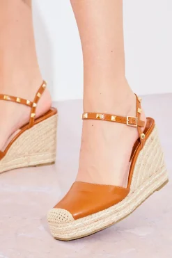 Closed Toe Studded Wedges|In The Style Discount