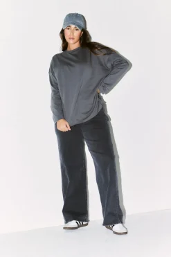 Embroidered Crew Neck Long Sleeve T-Shirt|Fits Hot