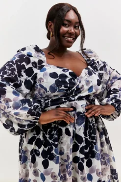 Floral Chiffon Wrap Sweetheart Mini Skater Dress|In the Style Outlet