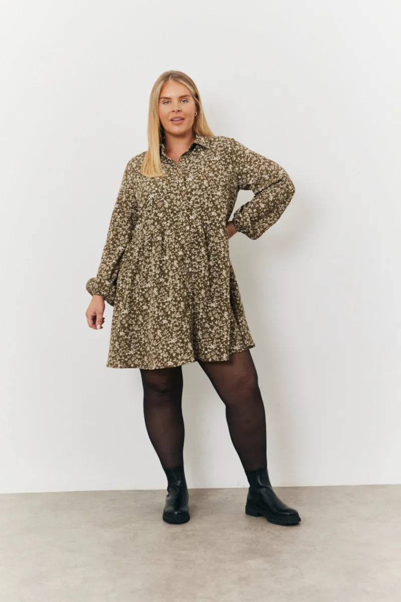 Floral Print Button Through Tiered Smock Dress|In the Style Best