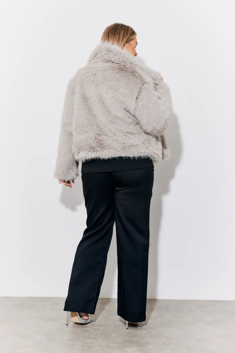 Oversized Collared Faux Fur Coat|In the Style Hot