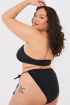 Halterneck Ring Detail Bikini Top|In the Style