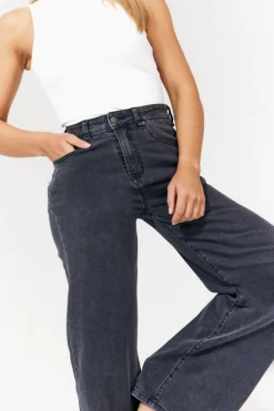 Isla Wide Leg Jeans|In The Style Discount