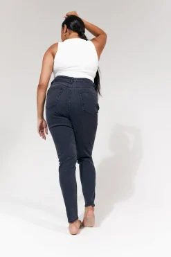 Isobelle Skinny Jean in Black|In The Style Outlet