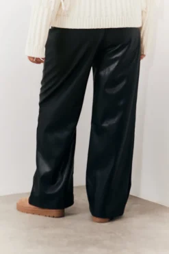 Leather Look Pintuck Detail Trousers|In the Style Hot