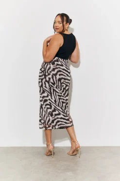 Magic Sculpting Printed Bodycon Midi Skirt|In The Style New