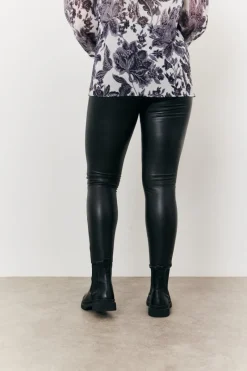 Maternity Leather Look Legging|In the Style Best