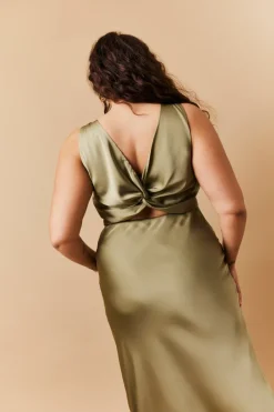 Satin Twist Back Maxi Dress|In The Style Hot