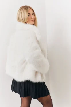 Oversized Collared Faux Fur Coat|In the Style Discount