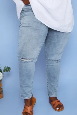 Recycled Light Wash Ripped Knee Skinny Jeans|In the Style Clearance