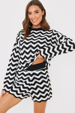 Recycled Stripe Chevron Co Ord Shorts|In the Style Online