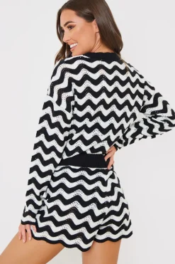 Recycled Stripe Chevron Co Ord Shorts|In the Style Online