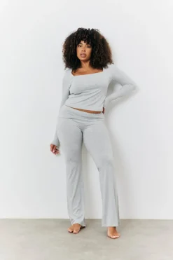 Sculpting Long Sleeve Scoop Neck T-Shirt|Fits Online