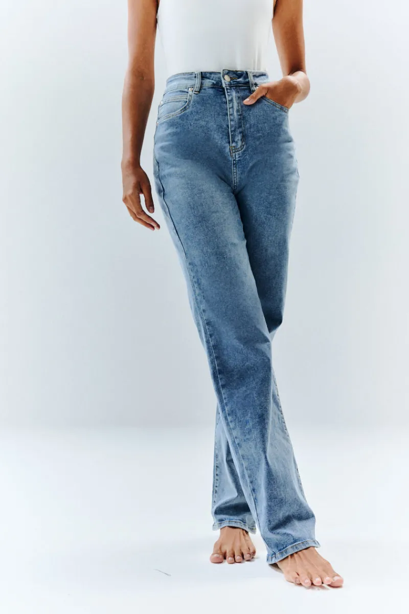 Sienna Straight Leg Jean|In The Style Discount