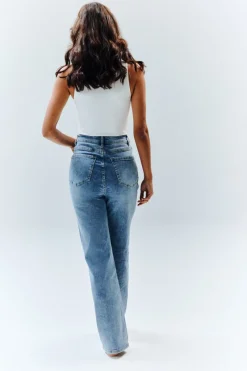 Sienna Straight Leg Jean|In The Style Discount