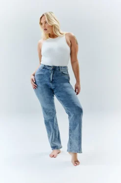 Sienna Straight Leg Jean|In The Style Discount
