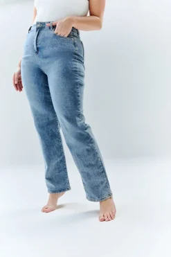 Sienna Straight Leg Jean|In The Style Discount