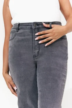 Sienna Straight Leg Jean|In The Style Discount