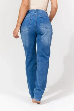 Sofia Straight Leg Mom Jeans|In The Style Clearance