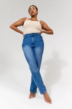 Sofia Straight Leg Mom Jeans|In The Style Clearance