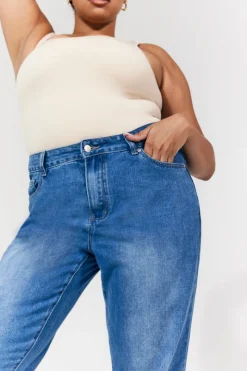 Sofia Straight Leg Mom Jeans|In The Style Clearance