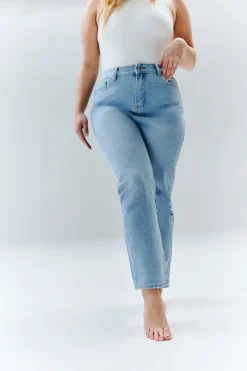 Sofia Straight Mom Jeans|In The Style Clearance