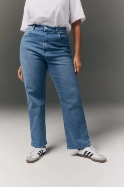 Straight Leg Jean|In the Style Clearance