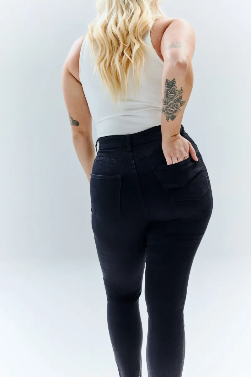 The Miracle Skinny Jean in|IN THE STYLE Hot