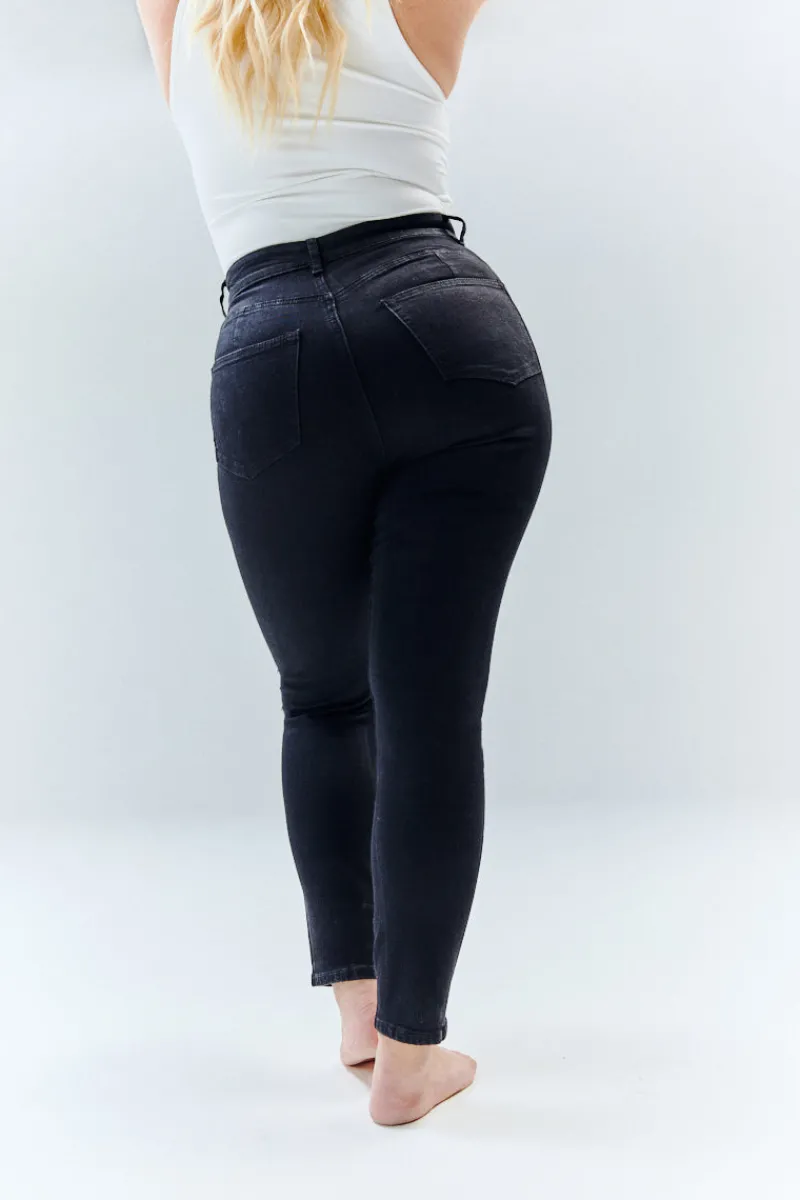 The Miracle Skinny Jean in|IN THE STYLE Hot