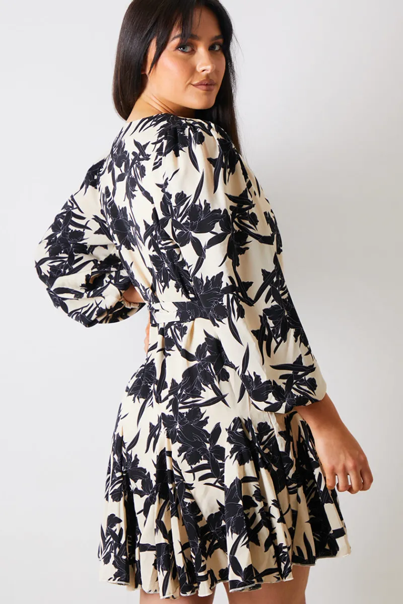 V Neck Balloon Sleeve Godet Mini Dress|In the Style Clearance