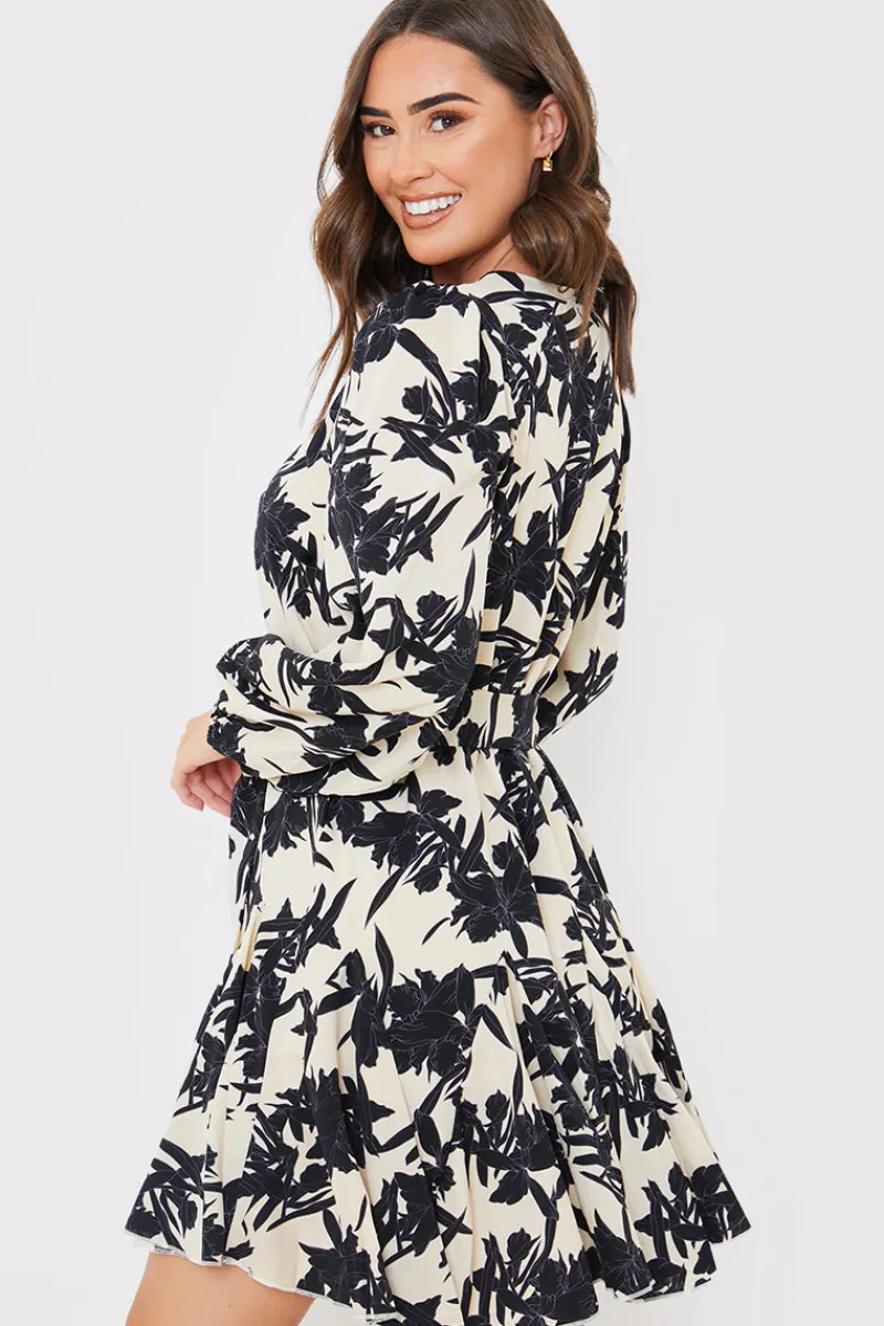 V Neck Balloon Sleeve Godet Mini Dress|In the Style Clearance