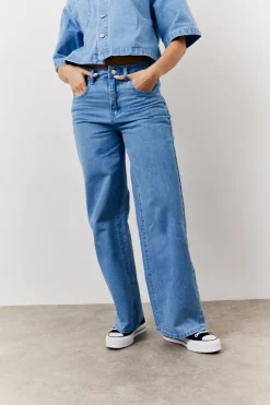 Wide Leg Jeans|In The Style Discount